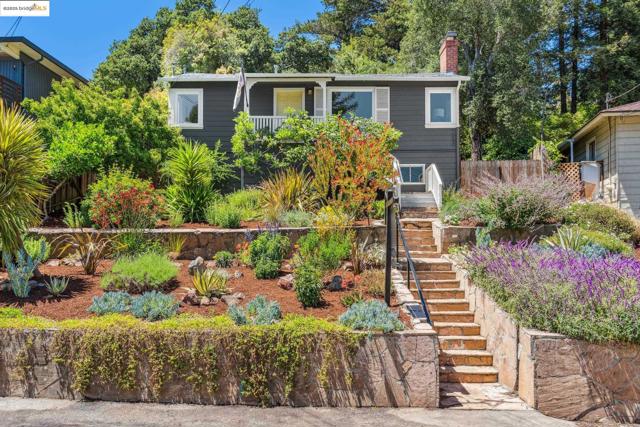 7069 Saroni Dr, Oakland CA: https://media.crmls.org/mediaz/b3378845-aed6-4c10-bf31-a1ba3cdbb688.jpg