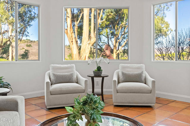 Detail Gallery Image 18 of 48 For 13045 Ripple Creek Ln, Camarillo,  CA 93012 - 5 Beds | 3/1 Baths