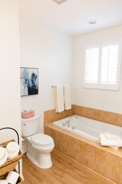 48673 Classic Drive, La Quinta CA: https://media.crmls.org/mediaz/b33820dc-e5a7-42fc-9129-09805a8f8d73.jpg