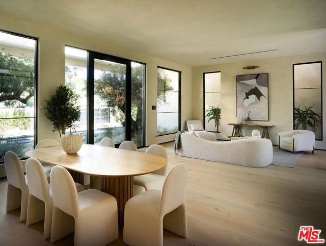 23340 Collins Street, Woodland Hills CA: https://media.crmls.org/mediaz/b338d08a-4ae8-4c58-8f07-824d2505eed7.jpg