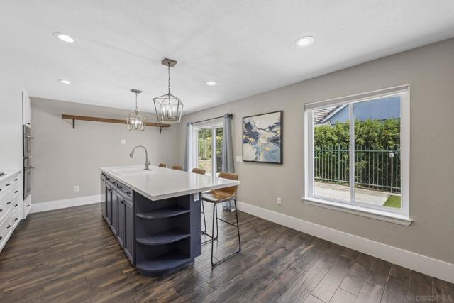 1198 Gazania Ct, San Marcos CA: https://media.crmls.org/mediaz/b338e842-2933-4b08-9436-27ef895ddd88.jpg