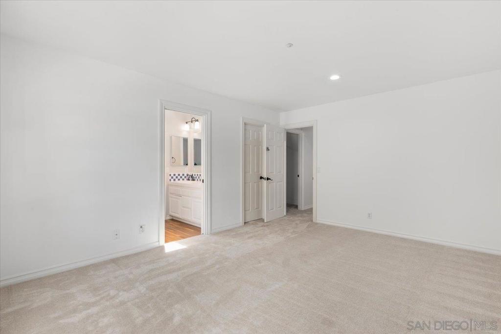 MLS #250037042SD image #21