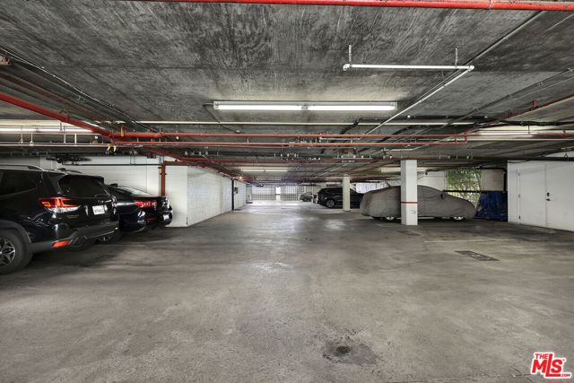 723 Palisades Beach Road, Santa Monica CA: https://media.crmls.org/mediaz/b33a2958-2098-4979-9470-f34e2e6282a0.jpg