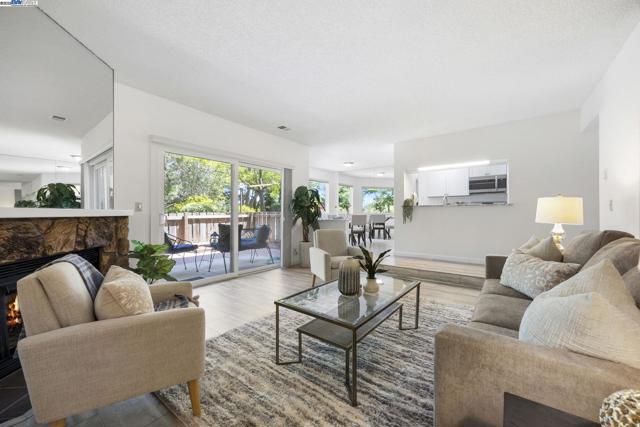 21228 Gary Dr, Hayward CA: https://media.crmls.org/mediaz/b33adb2f-0cad-423b-9806-04aa24053e2d.jpg