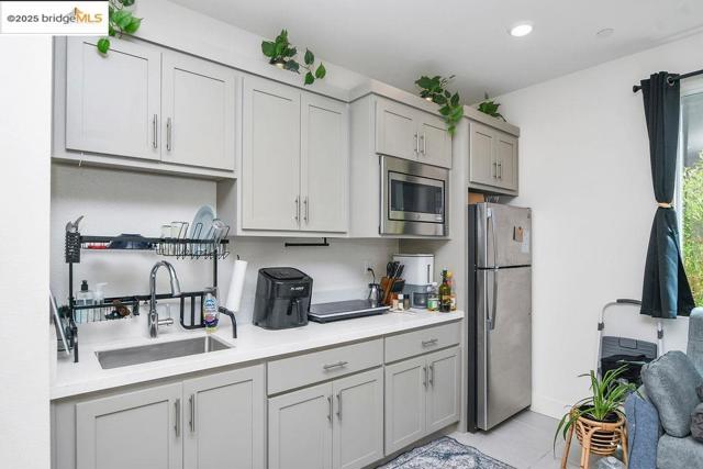 5153 MANIAGO WAY, Antioch CA: https://media.crmls.org/mediaz/b33b5c84-0cfa-43fb-8cb9-4a3d58999708.jpg