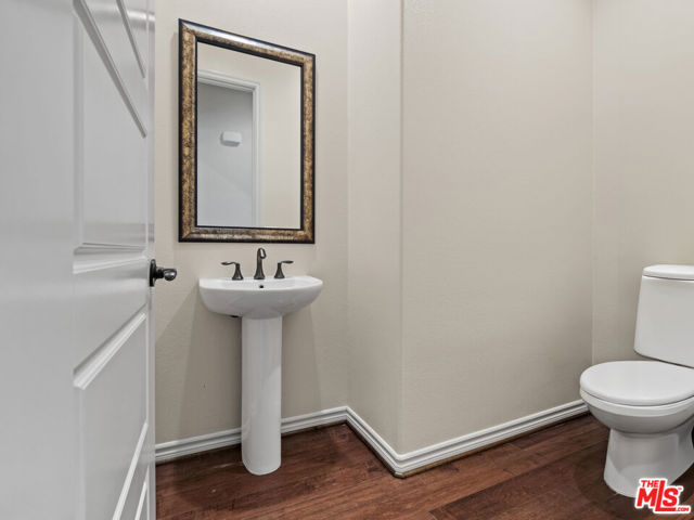 26420 Township Street, Santa Clarita CA: https://media.crmls.org/mediaz/b33bd577-d380-4975-b915-66334f427c16.jpg