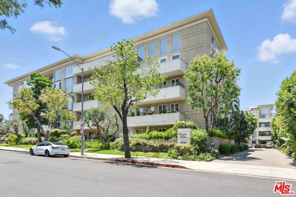 4949 Genesta Avenue #308