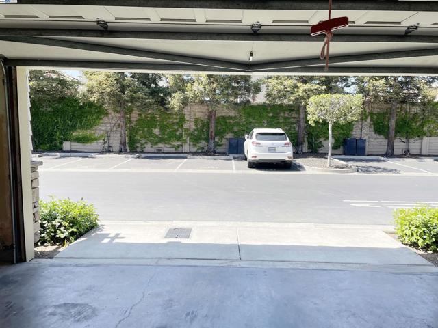 49031 Woodgrove Cmn, Fremont CA: https://media.crmls.org/mediaz/b33c5d20-e8f4-4cf2-85d2-bc84203b6513.jpg