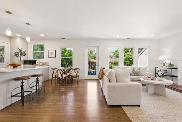 843 15th Avenue, Menlo Park CA: https://media.crmls.org/mediaz/b33c5f7e-8373-48fc-87fe-91966974d78e.jpg