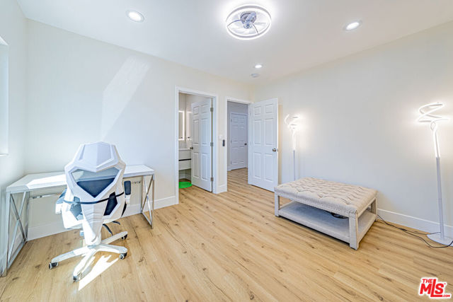 5633 La Mirada Avenue, Los Angeles CA: https://media.crmls.org/mediaz/b33cb917-14a0-42e1-9631-7c6600cb8ed7.jpg