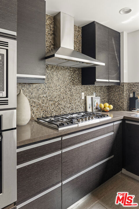 310 Washington Boulevard, Marina del Rey CA: https://media.crmls.org/mediaz/b33d36b9-138d-443d-b5e2-c5ad244b2e4c.jpg