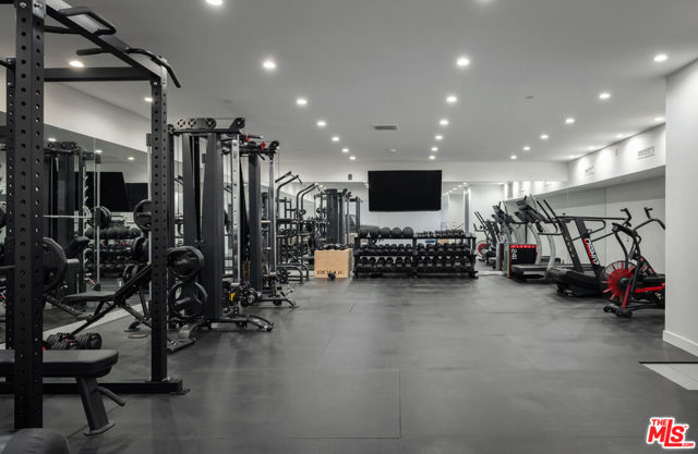 3820 Knobhill Drive, Sherman Oaks CA: https://media.crmls.org/mediaz/b33e0460-8b7d-46b2-a120-386e973cd7b7.jpg