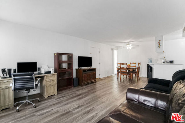 20134 Leadwell Street, Winnetka CA: https://media.crmls.org/mediaz/b33e95e2-9d8c-4d52-a621-050d5333017c.jpg