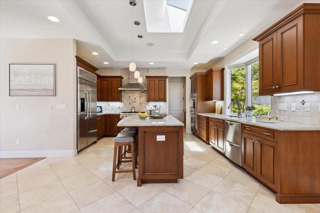 17820 Daves Avenue, Monte Sereno CA: https://media.crmls.org/mediaz/b33ec9d0-98d2-4535-8107-d92c6c8a78b7.jpg