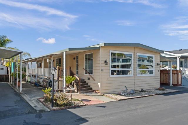 87 Leawood, Aptos CA: https://media.crmls.org/mediaz/b33ecbda-1968-4921-be70-f0a98a308bd5.jpg