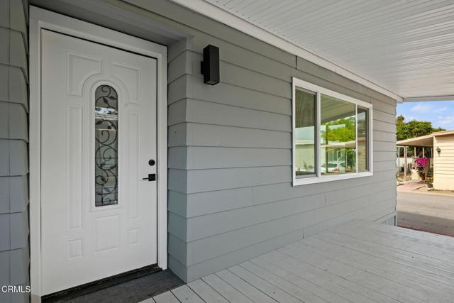 Detail Gallery Image 4 of 28 For 113 Camino Valverde #113,  Camarillo,  CA 93012 - 2 Beds | 2/1 Baths