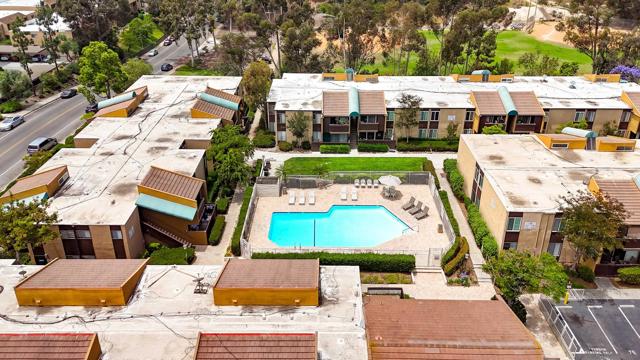 3454 Castle Glen Dr., San Diego CA: https://media.crmls.org/mediaz/b33f068e-aa1f-456f-ad37-62d09b08bf2e.jpg