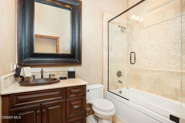 32310 Hummingbird Court, Running Springs CA: https://media.crmls.org/mediaz/b33fa2c8-acda-44b7-ab1c-f02fc22a6d01.jpg