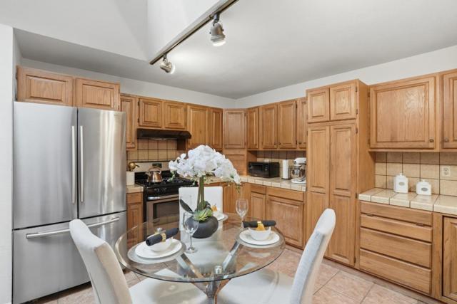 828 Weeks Street, East Palo Alto CA: https://media.crmls.org/mediaz/b33fe16d-c131-4a20-bd5a-098db446354c.jpg