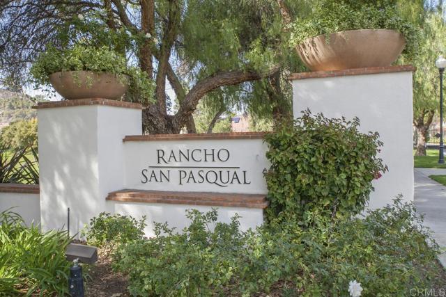 3385 Wild Oak Lane, Escondido CA: https://media.crmls.org/mediaz/b340bda3-18ee-4e1a-8256-b8b5628b83c0.jpg