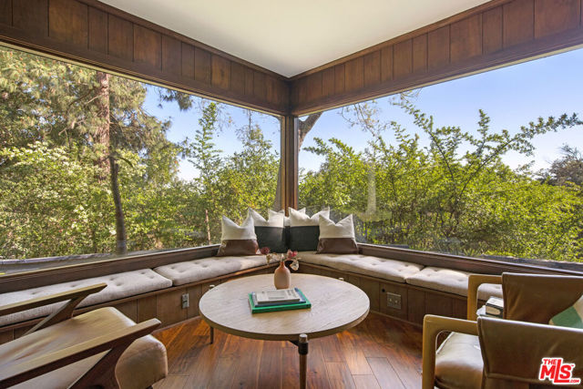 2235 Villa Heights Road, Pasadena CA: https://media.crmls.org/mediaz/b3418918-c99c-419b-a9e7-05c4ac1fa560.jpg