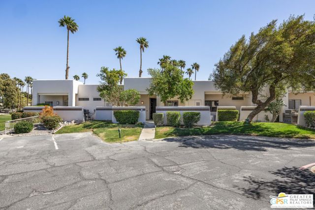 67488 Toltec Court, Cathedral City CA: https://media.crmls.org/mediaz/b342a740-b592-4767-badc-e48b43c7041b.jpg