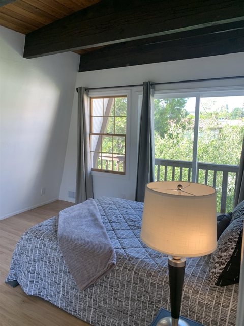 4515 Ewing Rd, Castro Valley CA: https://media.crmls.org/mediaz/b3433bfa-7afd-4576-9ff6-890ff39b4e49.jpg