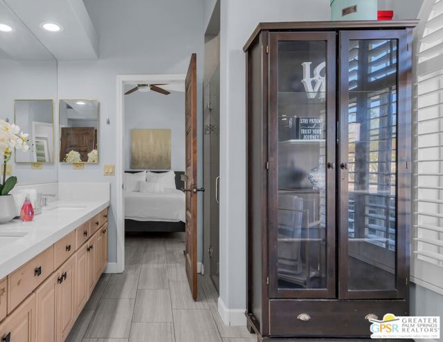 38610 Desert Mirage Drive, Palm Desert CA: https://media.crmls.org/mediaz/b343a327-238f-4d1c-8007-6410d6fe183c.jpg