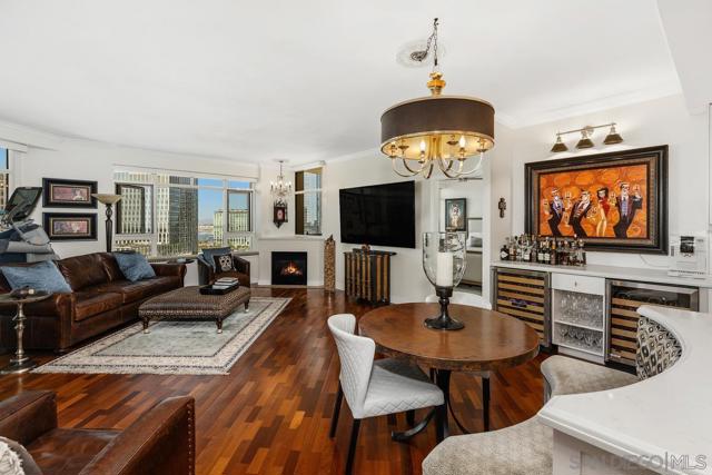 700 W Harbor Dr, San Diego CA: https://media.crmls.org/mediaz/b343fae9-53a2-4b1e-8eee-aceb760ba6cc.jpg