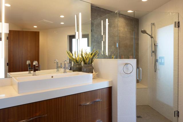 2900 E Cliff Drive, Santa Cruz CA: https://media.crmls.org/mediaz/b3446c23-5fb6-49ff-8db0-d2daf80901f3.jpg