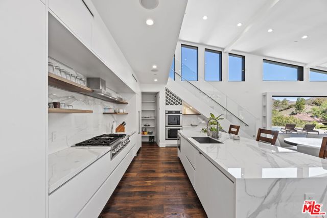 31830 Lobo Canyon, Agoura Hills CA: https://media.crmls.org/mediaz/b3451464-eba7-496e-a98b-72698b383863.jpg