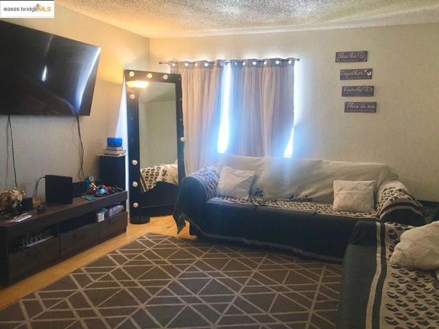 5702 Tucson Dr, San Jose CA: https://media.crmls.org/mediaz/b345206b-2c91-41da-915f-125aaef76d68.jpg