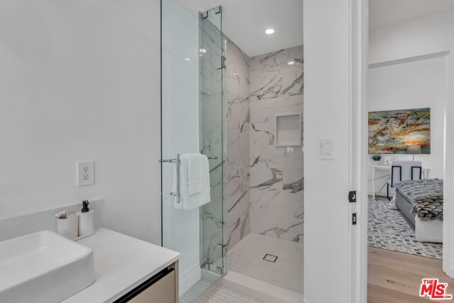 135 South Linden Drive photo 23
