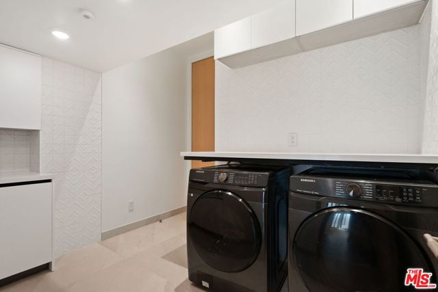 2180 Stradella Road, Los Angeles CA: https://media.crmls.org/mediaz/b34607f6-0a8d-48eb-9614-6407b75afa80.jpg