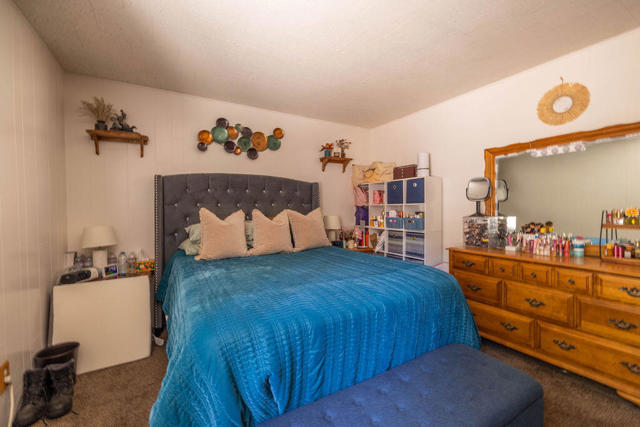 308 W Rainbow Boulevard, Big Bear CA: https://media.crmls.org/mediaz/b34626f0-a024-43c4-bd4c-34fe1cf6fe1b.jpg