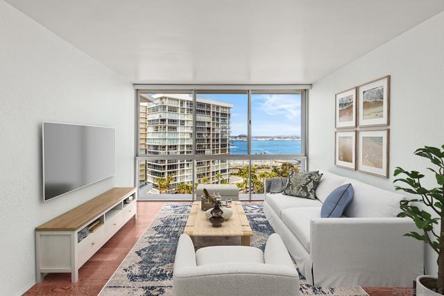 1830 Avenida Del Mundo, Coronado CA: https://media.crmls.org/mediaz/b3463824-f9f2-4ee8-98c1-ad068e507328.jpg