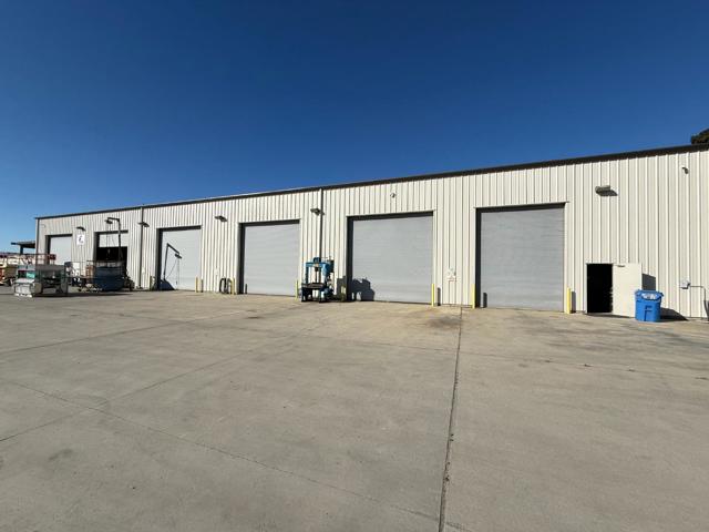 1347 Harkins Road, Salinas CA: https://media.crmls.org/mediaz/b346de28-0e20-4f7c-ad88-f507791ecec1.jpg