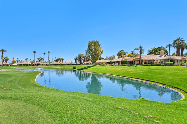 265 Calle Del Verano, Palm Desert CA: https://media.crmls.org/mediaz/b346fd61-9f27-45d4-b20b-c6a9b5b0c969.jpg