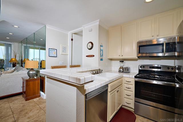 999 N Pacific St, Oceanside CA: https://media.crmls.org/mediaz/b348231c-8797-49c1-8197-0d3aeacfa0ee.jpg
