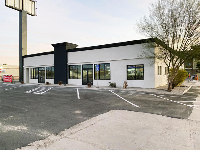 320 Lovekin Boulevard, Blythe CA: https://media.crmls.org/mediaz/b3484e2e-abeb-4698-ae28-6772028f0dcc.jpg