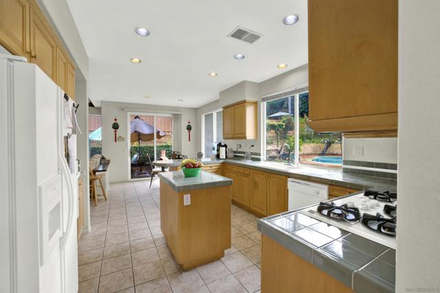 Image 10 of 39 For 12032 Caneridge Rd