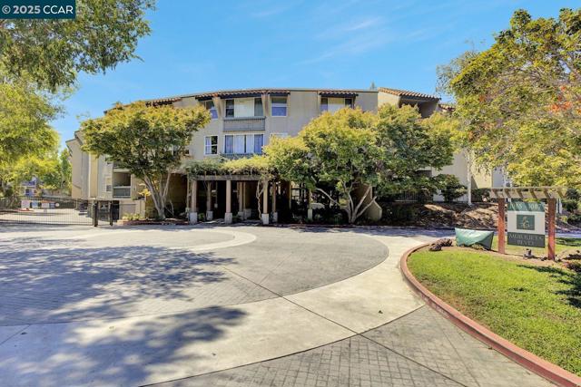 1087 Murrieta Blvd, Livermore CA: https://media.crmls.org/mediaz/b348c488-5476-4979-b09c-bf470d8c717e.jpg