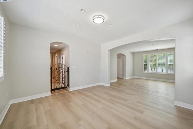 2089 Staghorn Way, Livermore CA: https://media.crmls.org/mediaz/b348e894-b3d0-4132-87d6-b0f08c254910.jpg