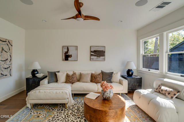 5163 Highland View Avenue, Los Angeles CA: https://media.crmls.org/mediaz/b348fbb4-2b68-44c7-978c-9147944964e5.jpg