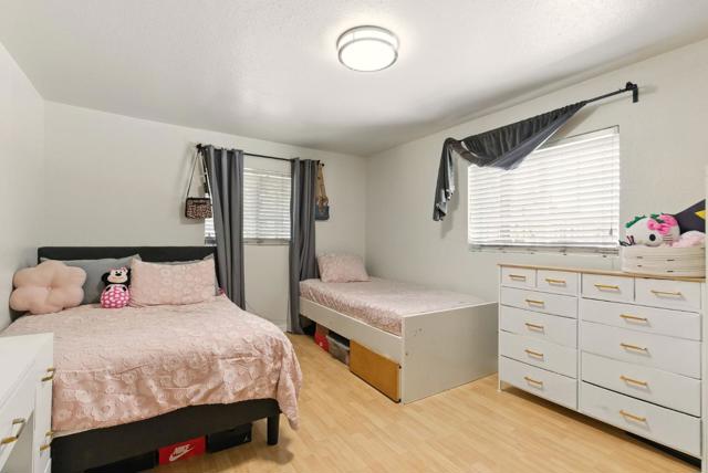 109 Dumbarton Avenue, Redwood City CA: https://media.crmls.org/mediaz/b3493451-1936-4d74-a166-2b1cad8cfd86.jpg