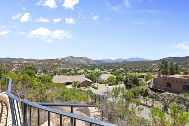 23742 Calistoga Place, Ramona CA: https://media.crmls.org/mediaz/b349710d-a7b2-4b61-b158-3721c795be21.jpg