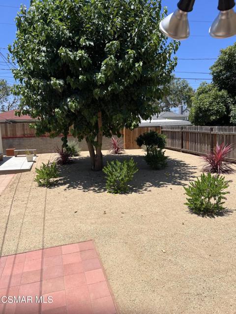 4049 Colonial Avenue, Los Angeles CA: https://media.crmls.org/mediaz/b349ca5e-8d9f-43bd-ad9c-9ddf064cdc73.jpg