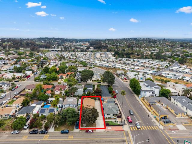 1142 S Ditmar St, Oceanside CA: https://media.crmls.org/mediaz/b349f4e0-c31c-473f-ab4f-27dea4f8a515.jpg