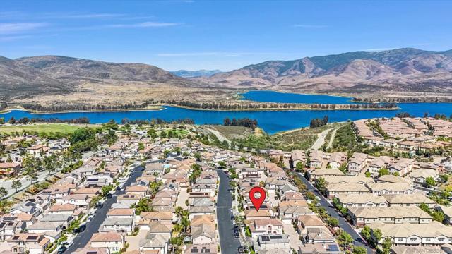 2816 Weeping Willow Rd, Chula Vista CA: https://media.crmls.org/mediaz/b34a167d-5f42-4236-81cf-16b6fa6033b5.jpg