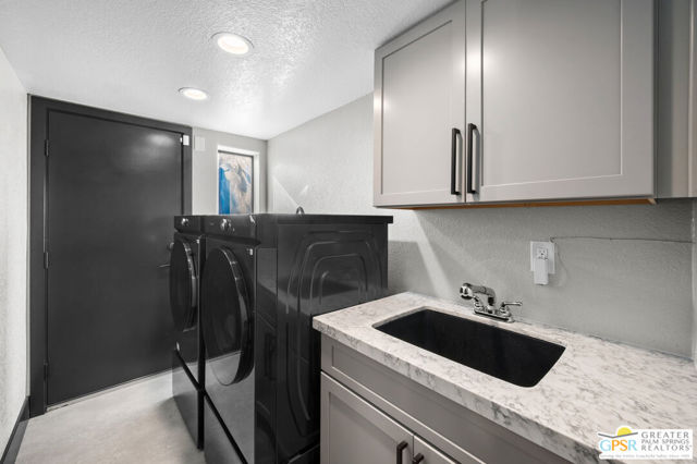 28220 Horizon Road, Cathedral City CA: https://media.crmls.org/mediaz/b34a6417-d5be-47fa-9b73-962d111ac10e.jpg